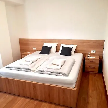 M&j Aparthotel *